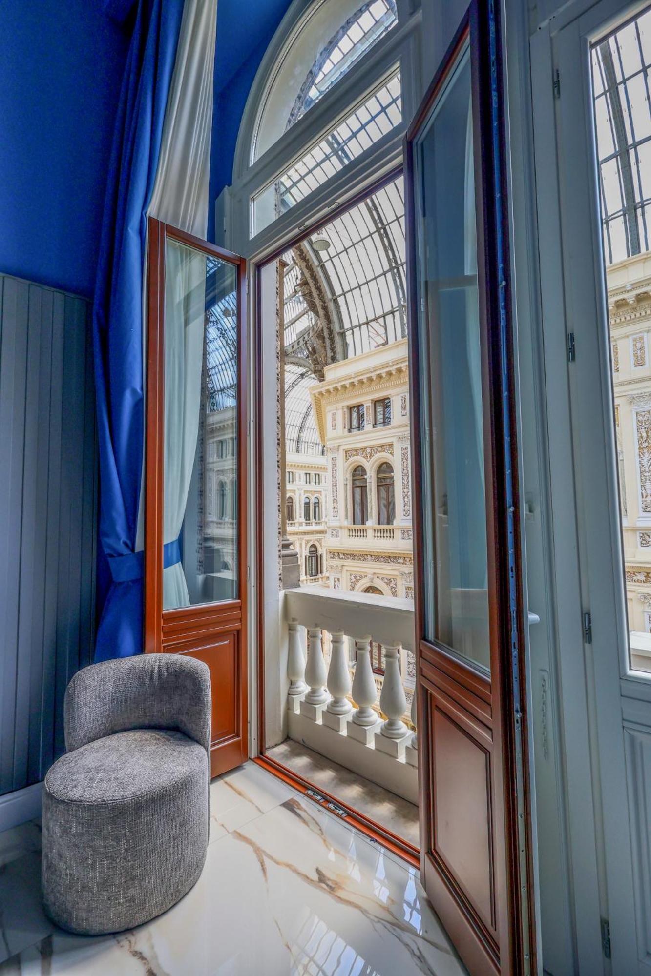 Maison San Carlo Luxury Suites Неаполь Экстерьер фото