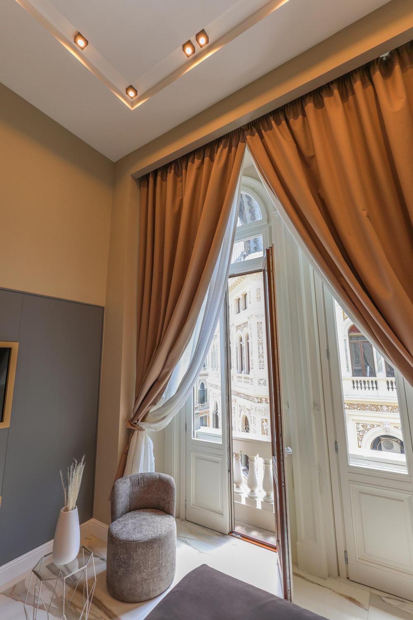 Maison San Carlo Luxury Suites Неаполь Экстерьер фото